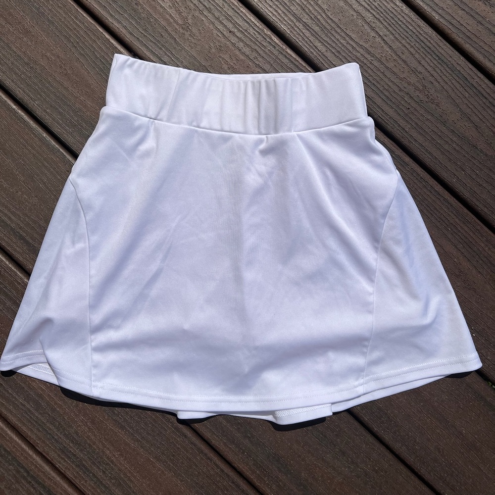 White Amazon mini tennis skirt size medium
